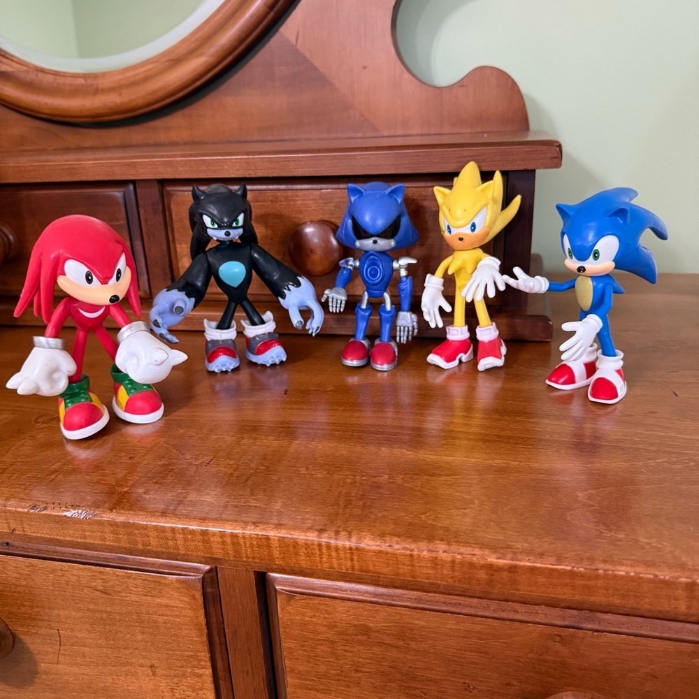 NEW Sonic The Hedgehog Action Figures,  Movie & Video Game,  5 figures 5 inches
